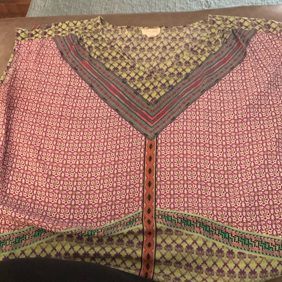 Bundle of Two gorgeous flowy top. Boho look one long sleeve & one short sleeve. - Picture 1 of 5